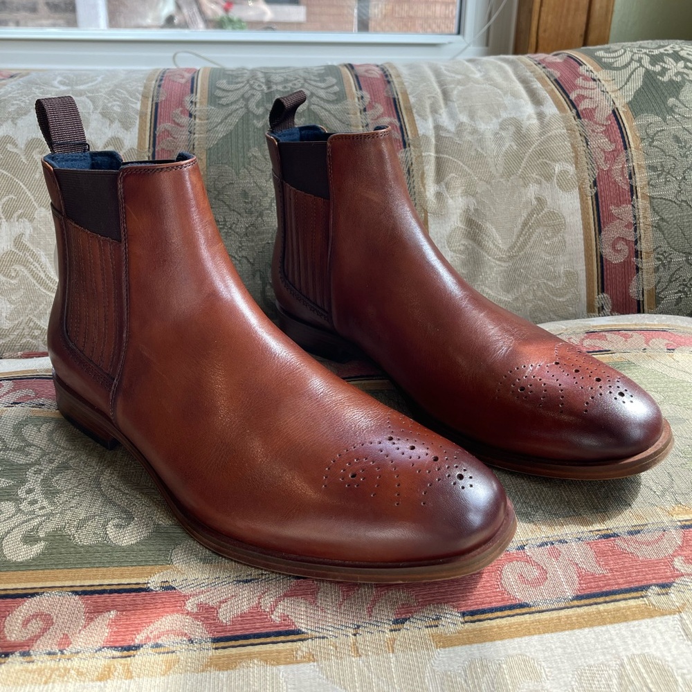 Stacy Adams Bradley Chelsea Boot (Men). Size 8.5 Men
N7-15